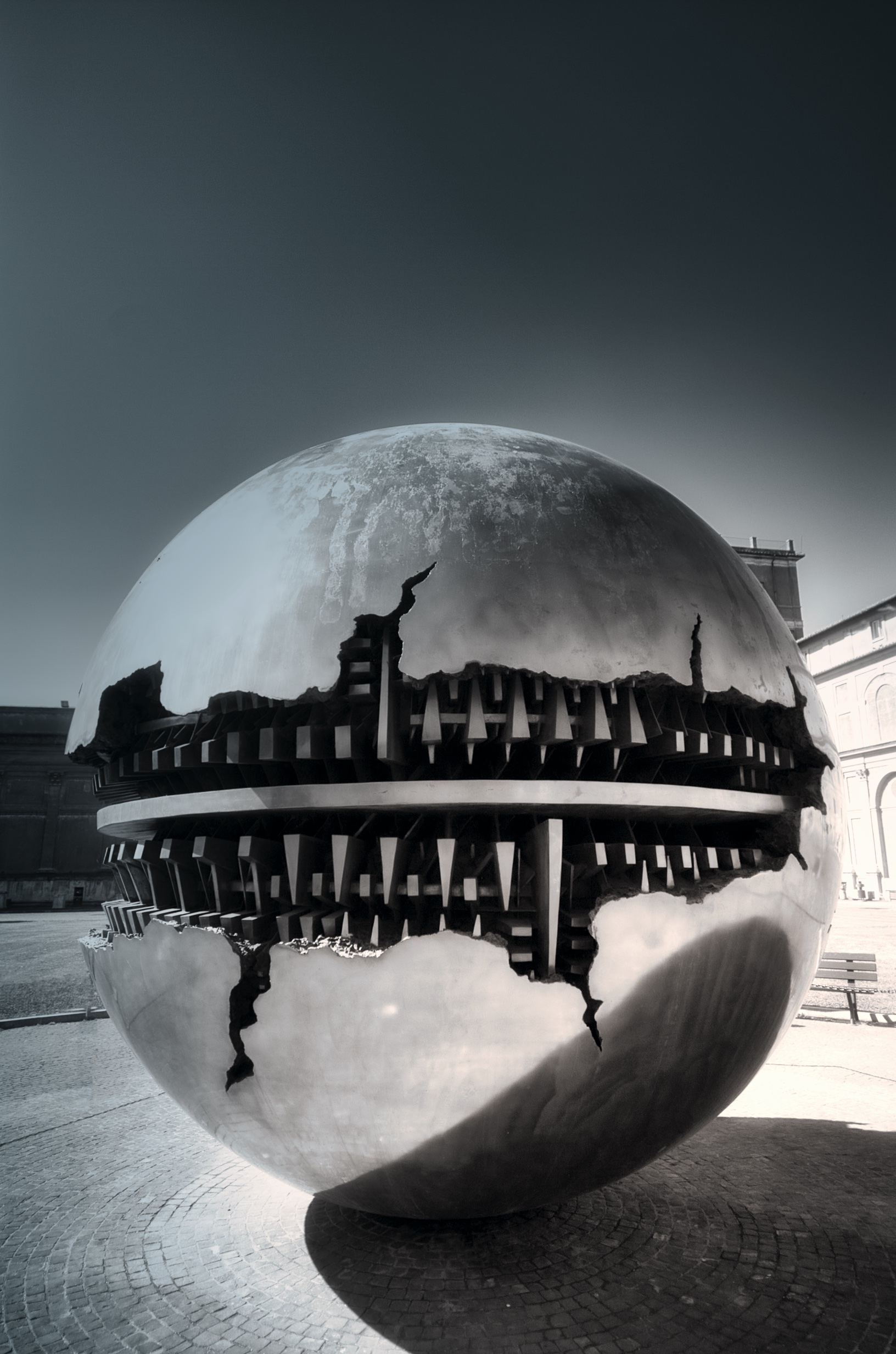 Sphere B&W